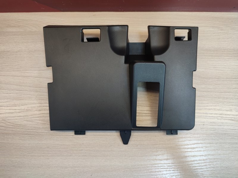 Крышка бардачка