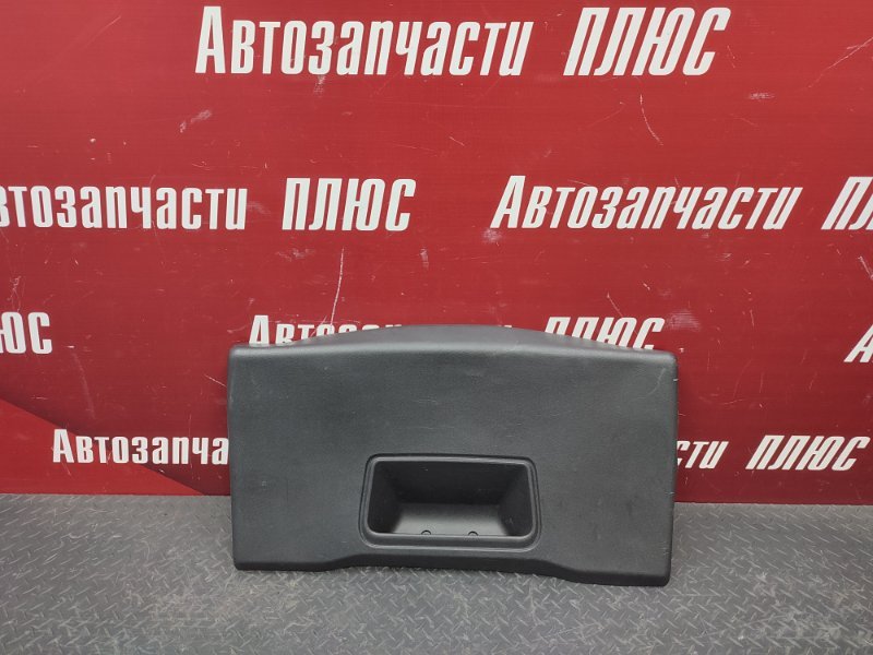 Обшивка двери багажника