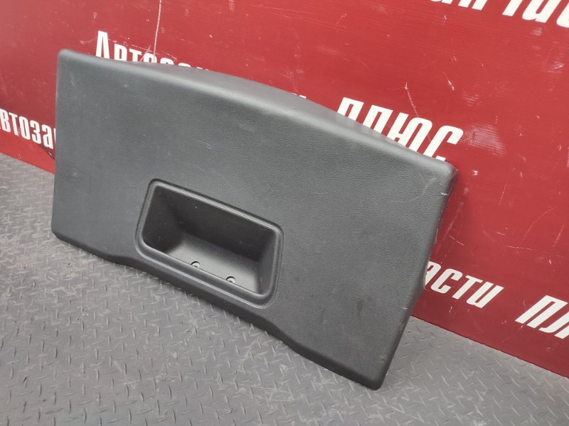 Обшивка двери багажника