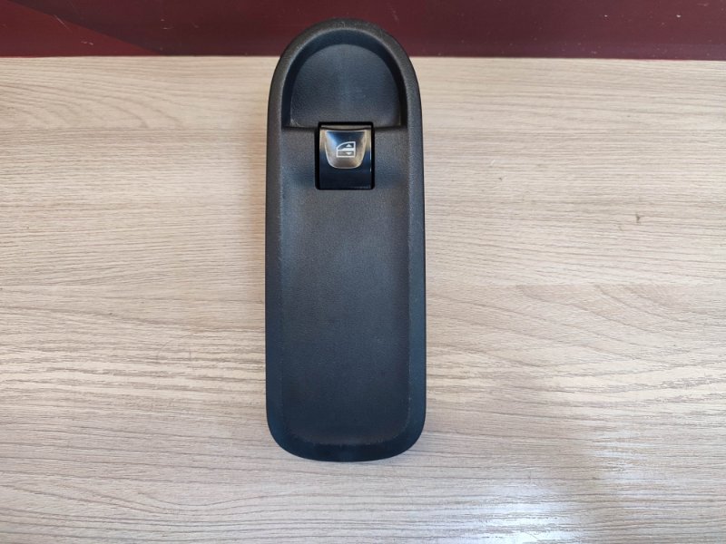 Кнопка стеклоподъемника