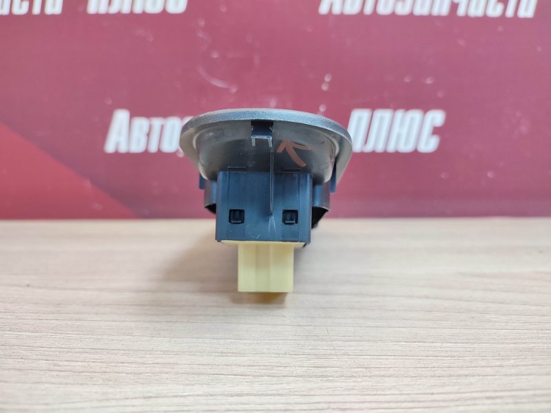 Кнопка стеклоподъемника