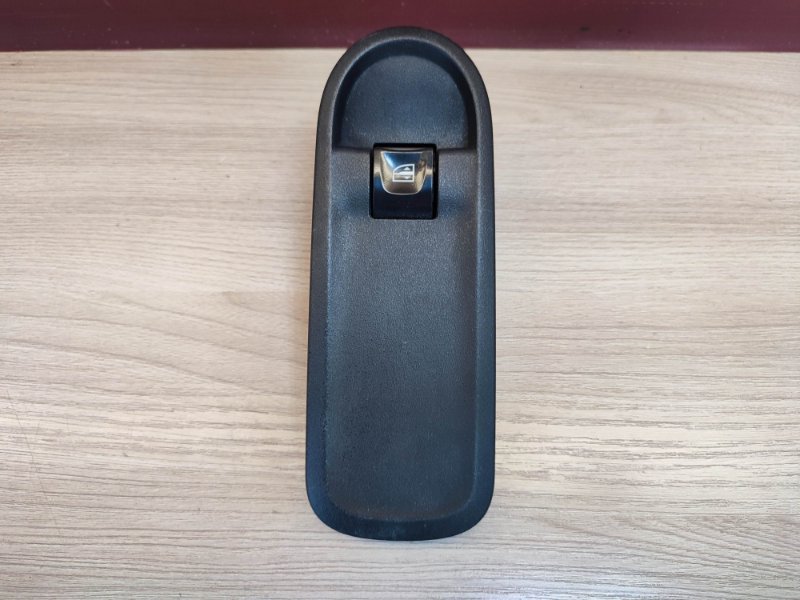 Кнопка стеклоподъемника