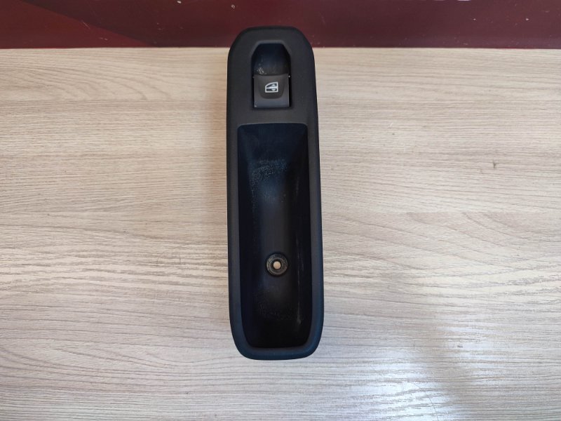 Кнопка стеклоподъемника