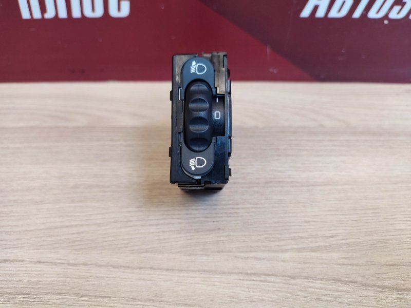 Кнопка корректора фар