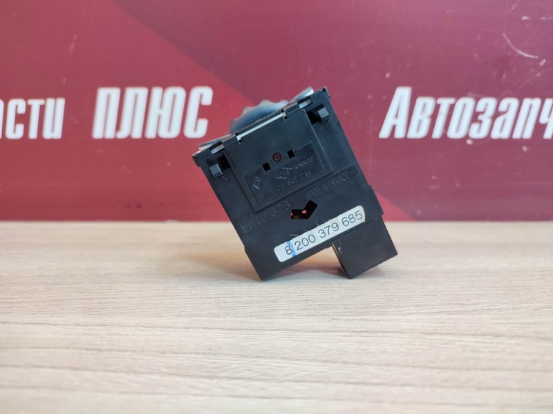 Кнопка корректора фар