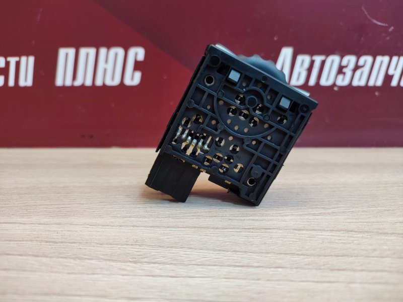 Кнопка корректора фар