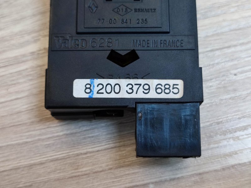 Кнопка корректора фар