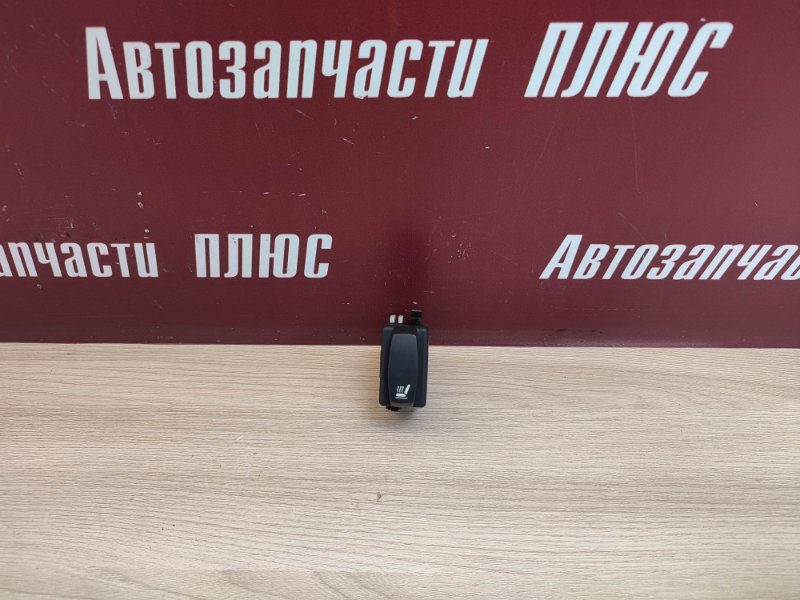Кнопка обогрева сидений