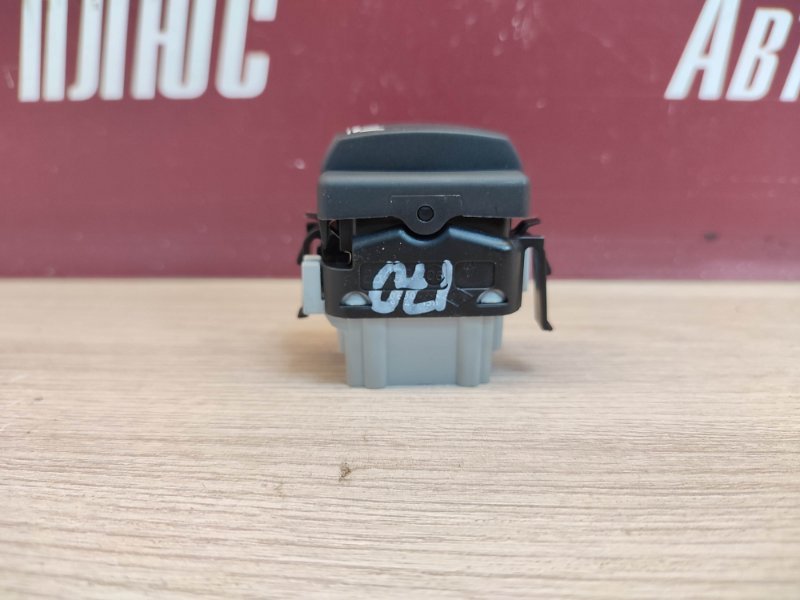 Кнопка обогрева сидений