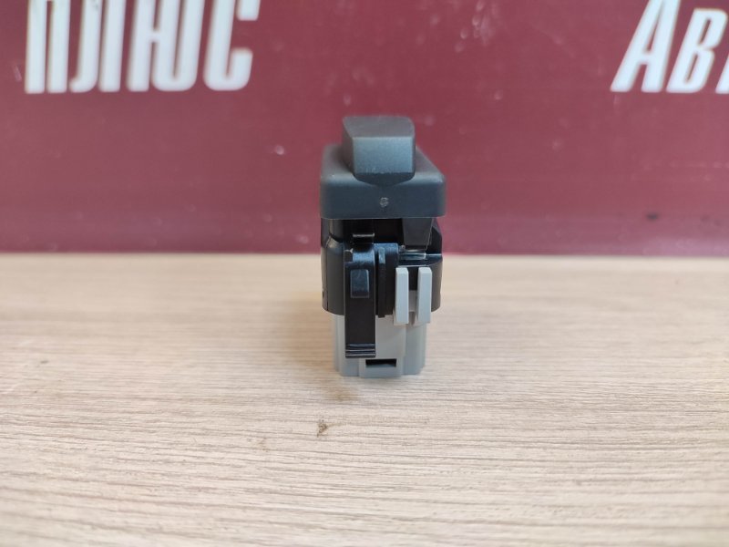 Кнопка обогрева сидений