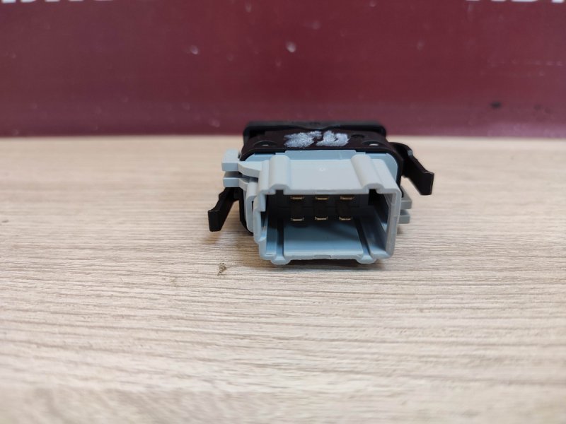 Кнопка обогрева сидений