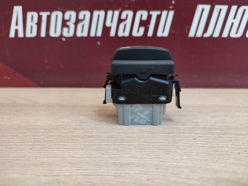 Кнопка обогрева сидений