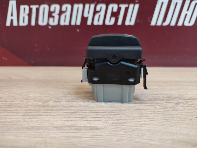 Кнопка обогрева сидений