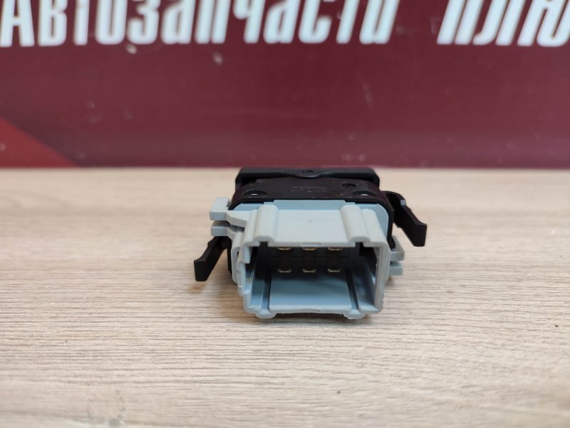 Кнопка обогрева сидений