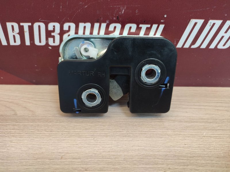 Замок спинки сиденья