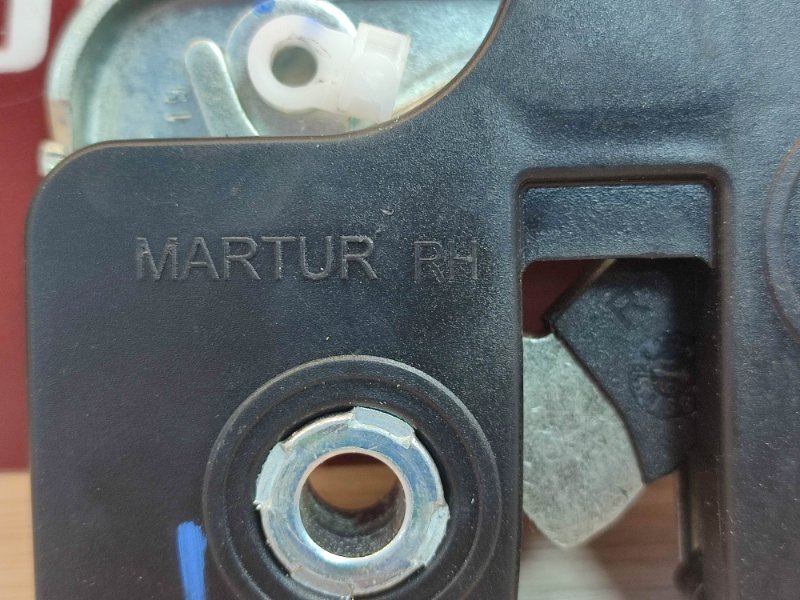 Замок спинки сиденья