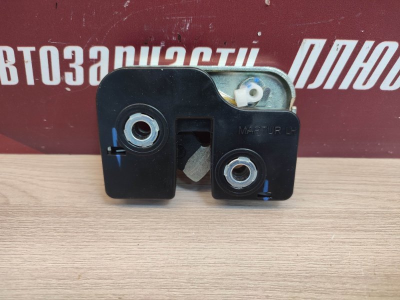 Замок спинки сиденья