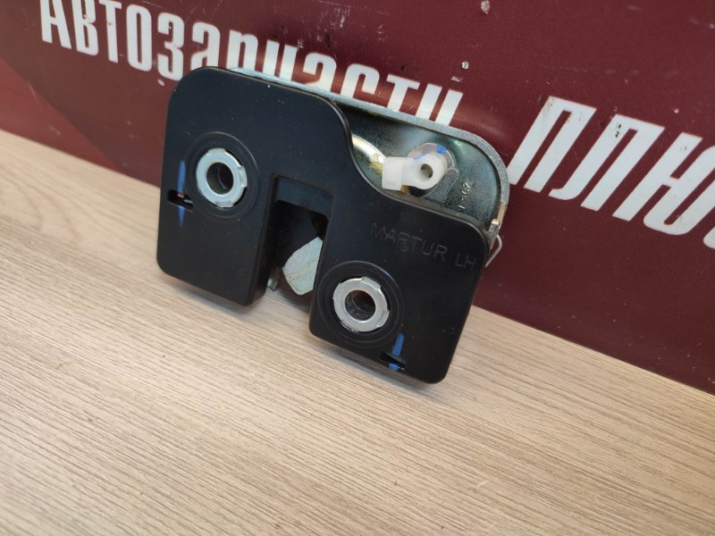 Замок спинки сиденья