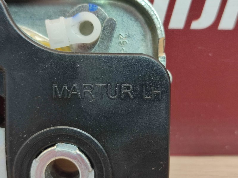 Замок спинки сиденья