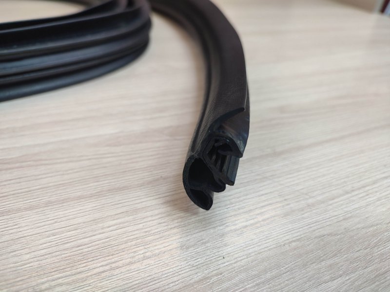 Уплотнитель проема      двери