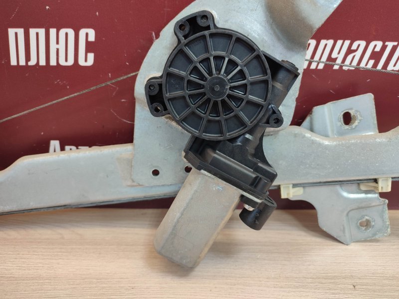 Стеклоподъемник    двери