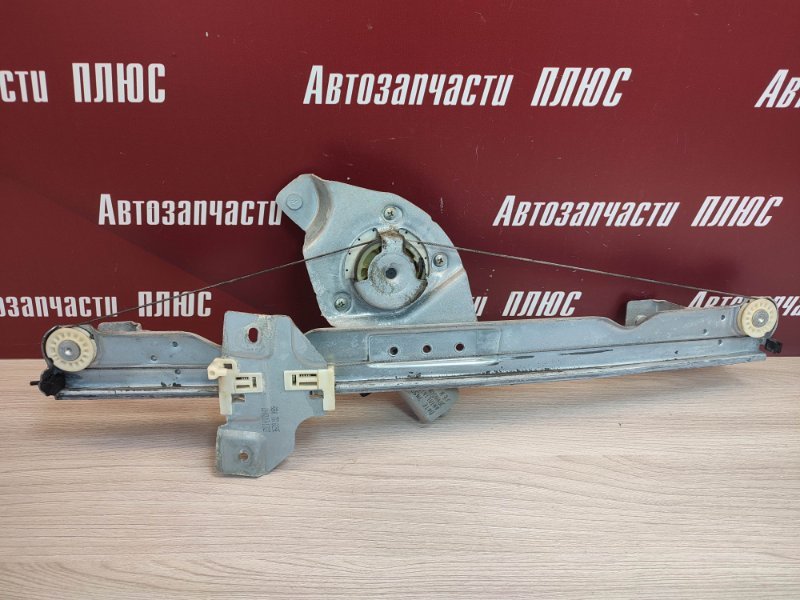 Стеклоподъемник    двери