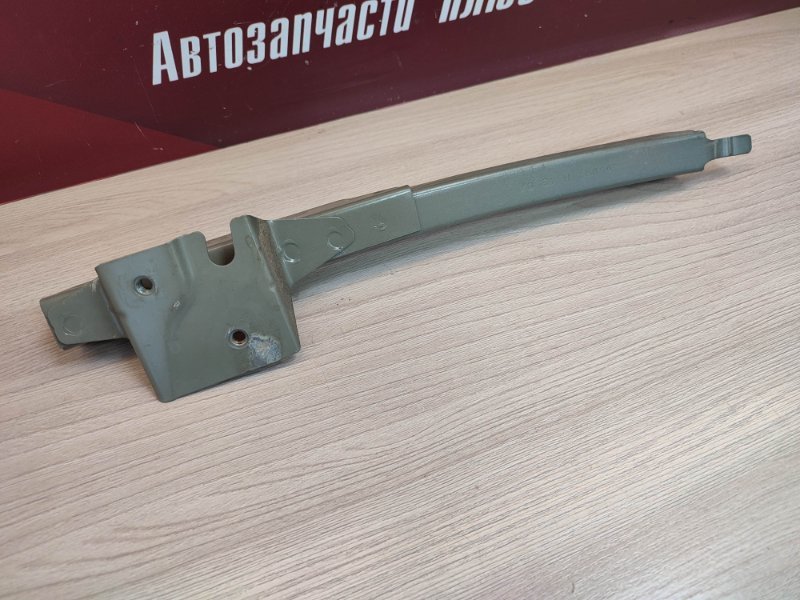 Направляющая стекла     двери