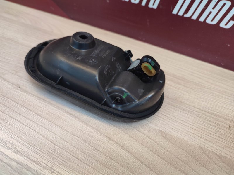 Внутренняя  ручка двери