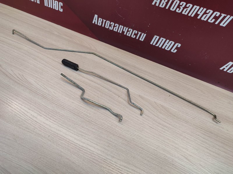 Тяга замка двери