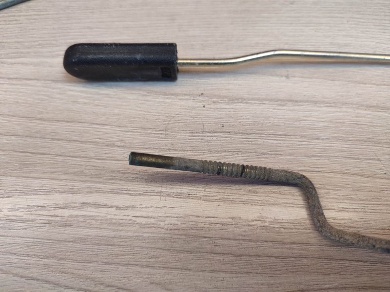 Тяга замка двери