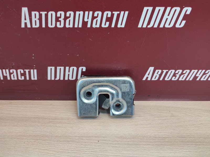 Замок спинки сиденья