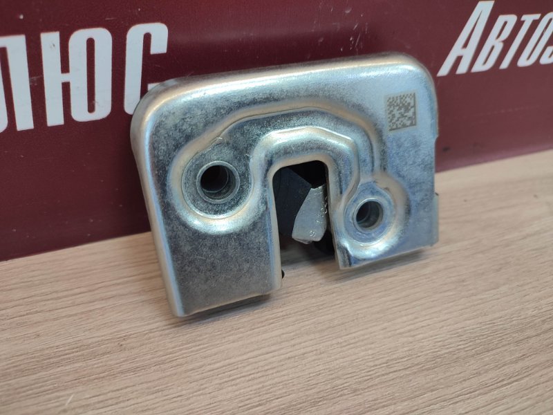 Замок спинки сиденья