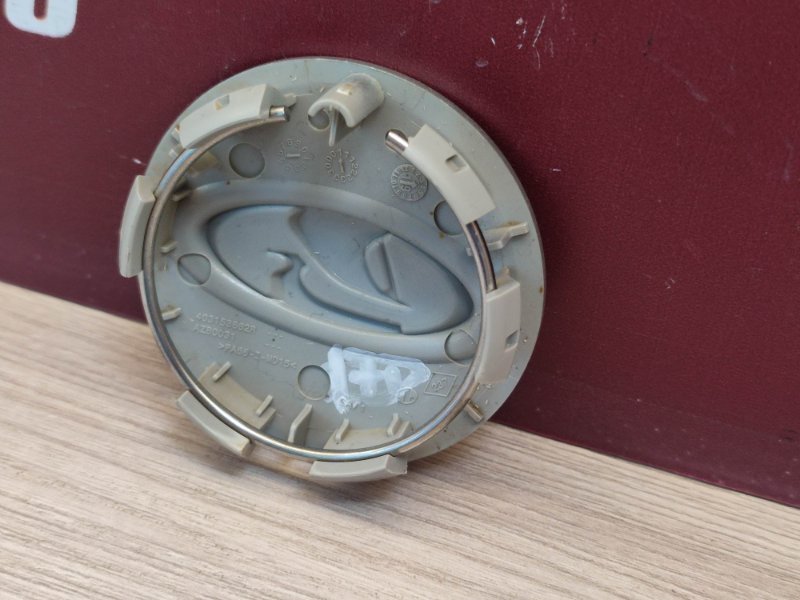 Колпак колеса центральный