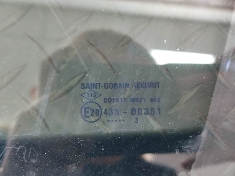 Стекло двери