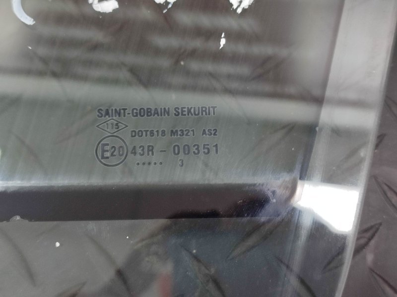 Стекло двери