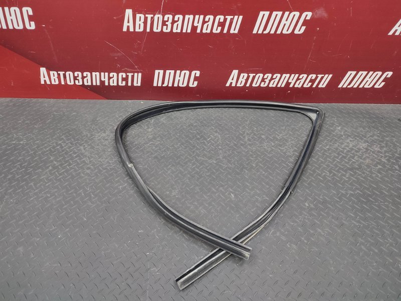 Уплотнитель стекла двери