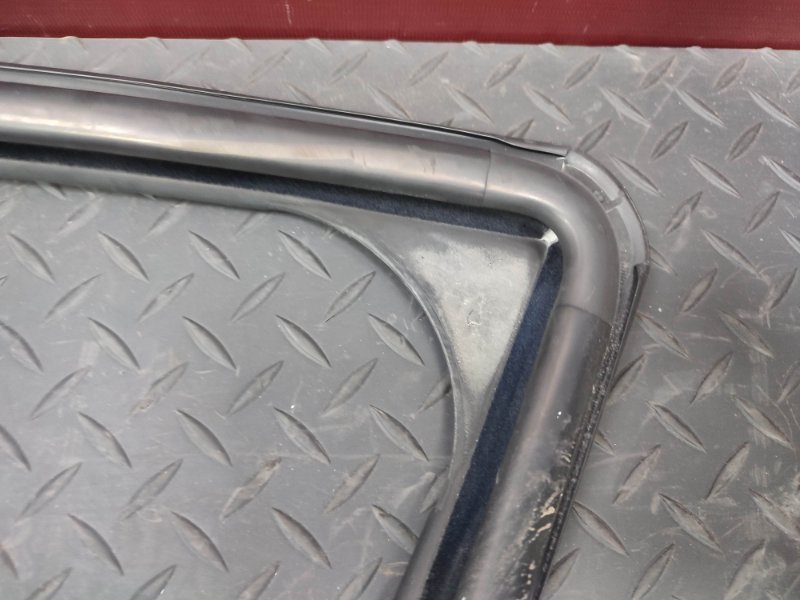 Уплотнитель стекла двери