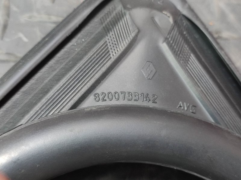 Уплотнитель стекла двери