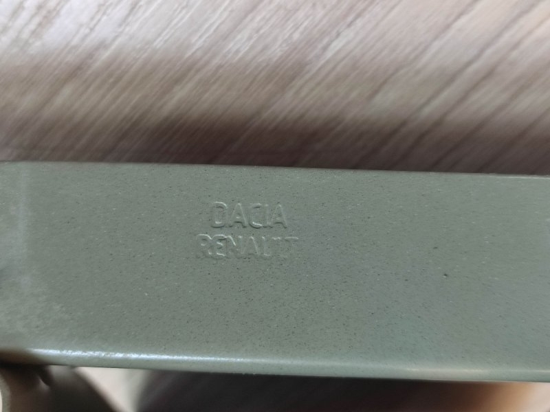 Направляющая стекла двери