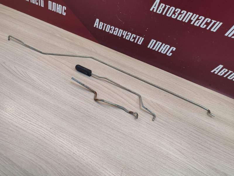 Тяга замка двери