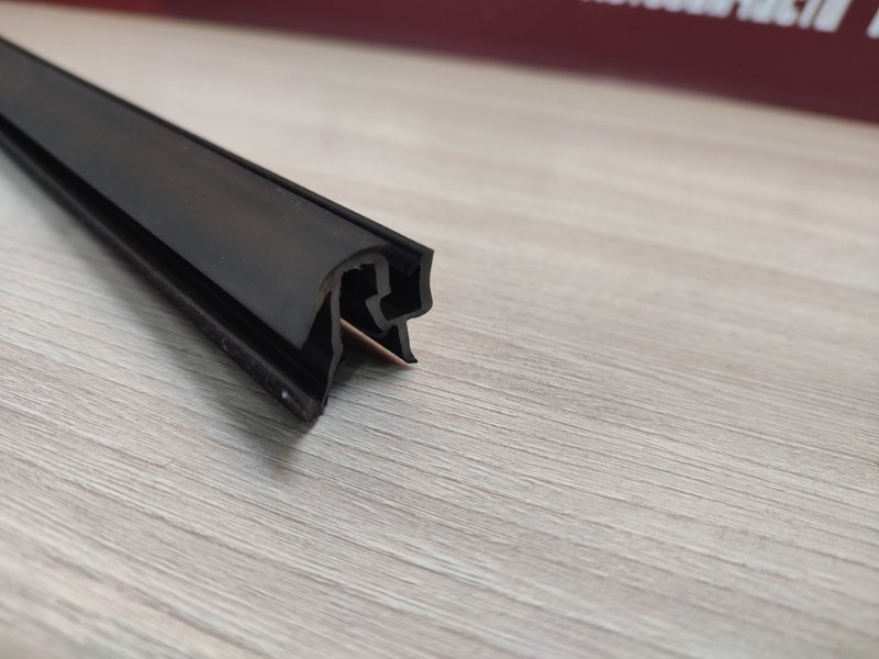 Уплотнитель стекла двери внутренний