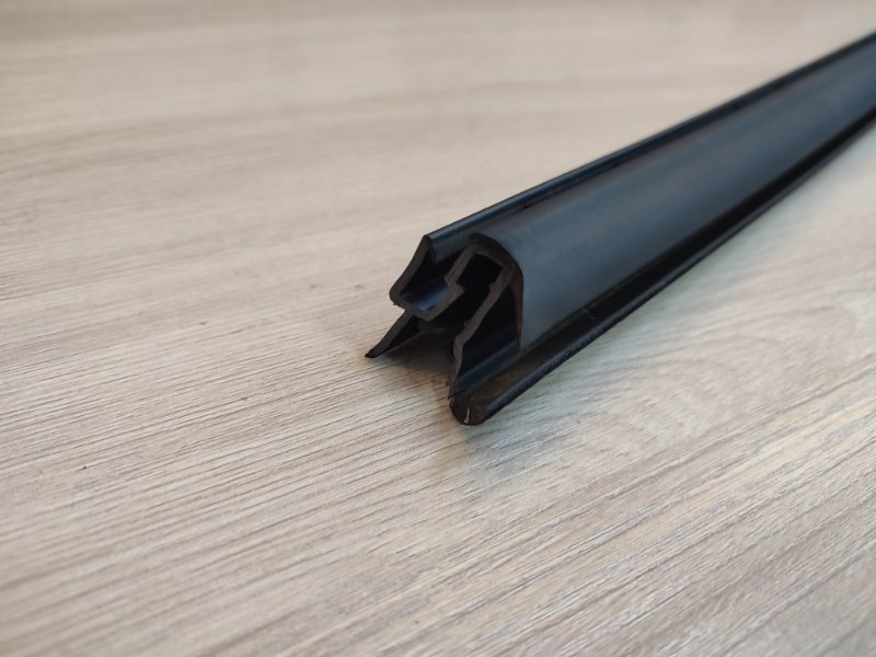 Уплотнитель стекла двери внутренний