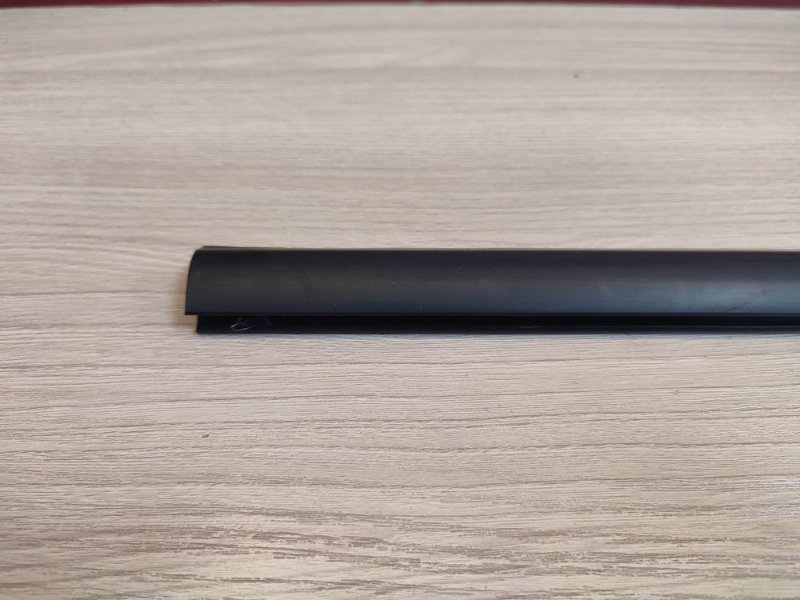 Уплотнитель стекла двери внешний