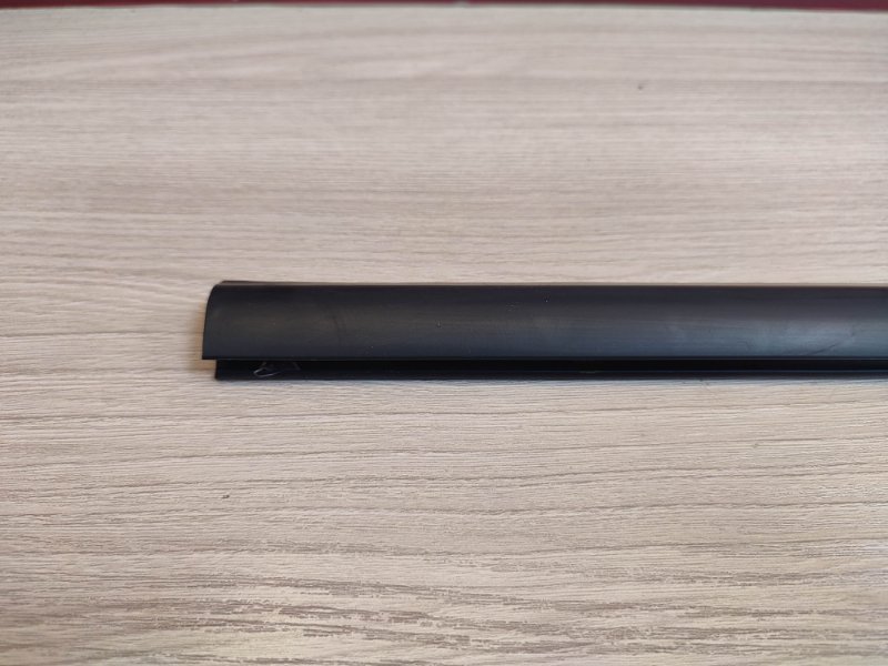 Уплотнитель стекла двери внешний