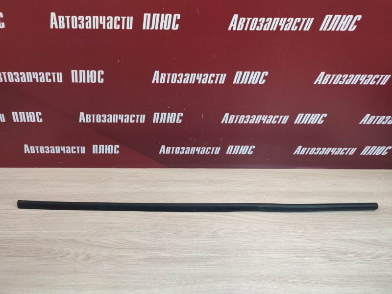 Уплотнительная резинка боковой двери