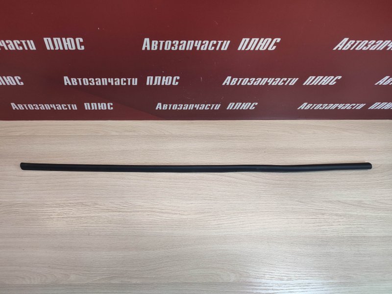 Уплотнительная резинка боковой двери