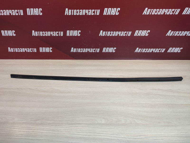 Уплотнительная резинка боковой двери