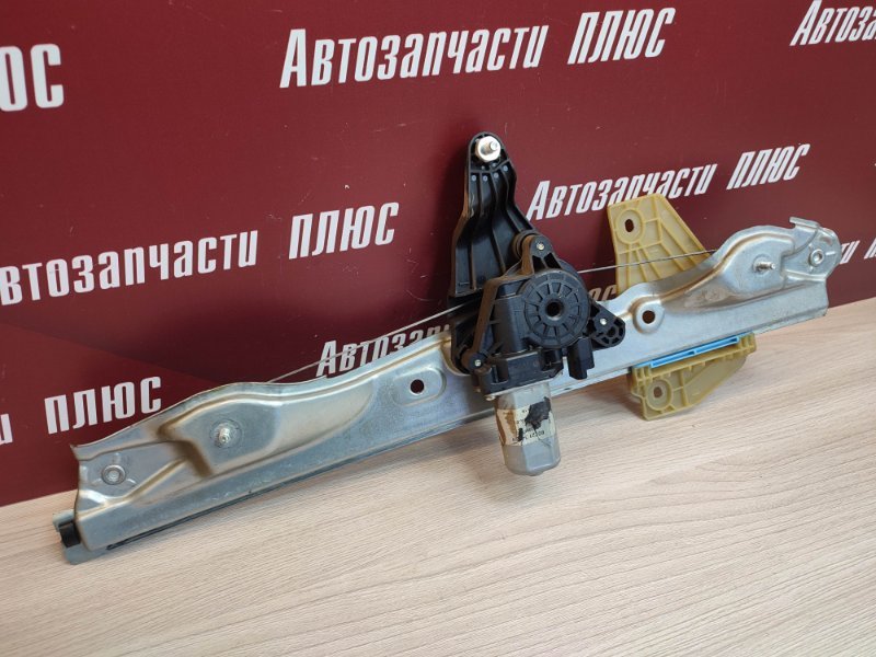 Стеклоподъемник    двери