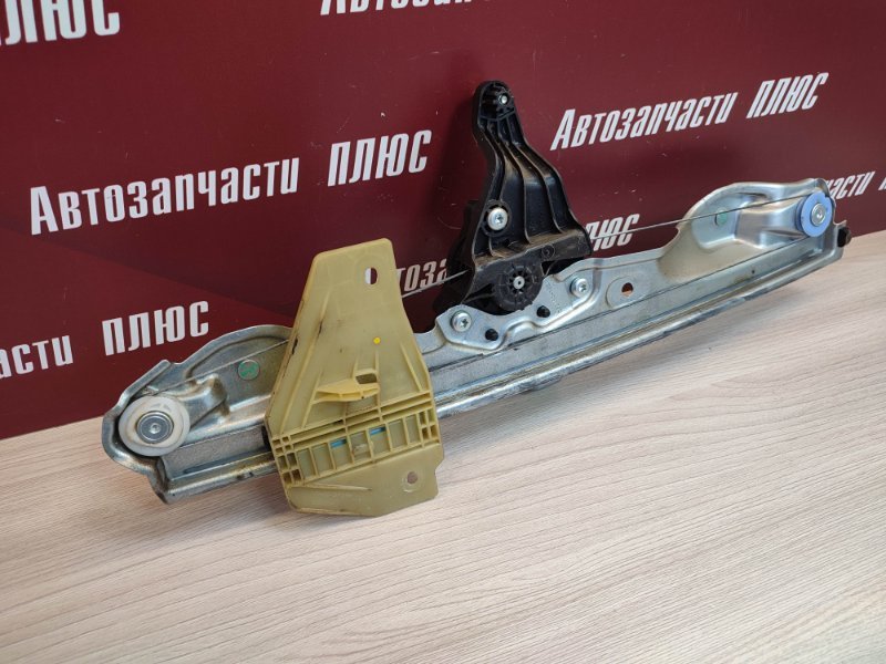 Стеклоподъемник    двери