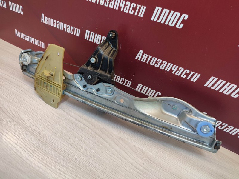 Стеклоподъемник    двери